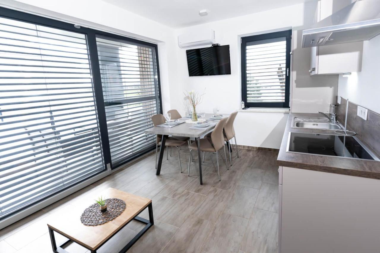 Apartments Sunrise Бановці Екстер'єр фото