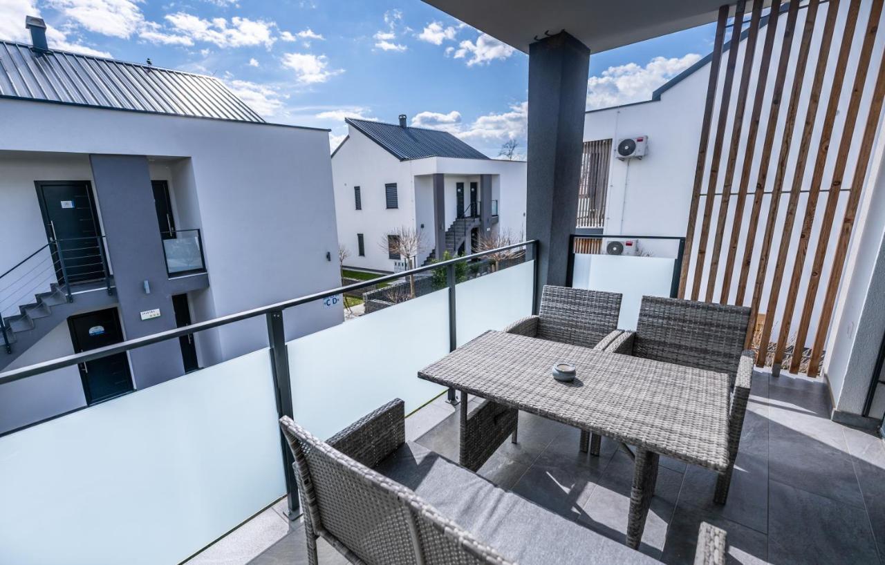 Apartments Sunrise Бановці Екстер'єр фото